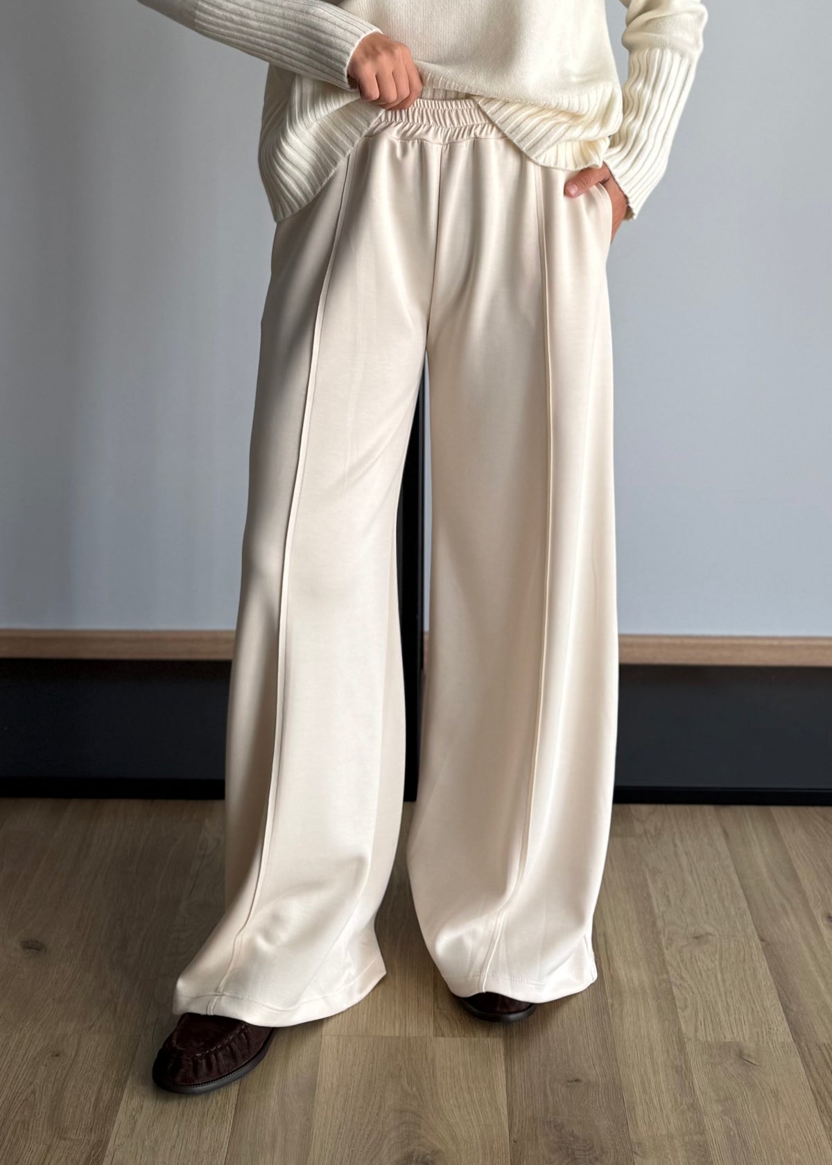 Pantalone tuta crema