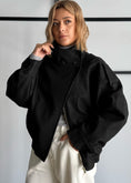 Carica l'immagine nel visualizzatore della galleria, Giacca biker nera con zip oro - ZAHJR
