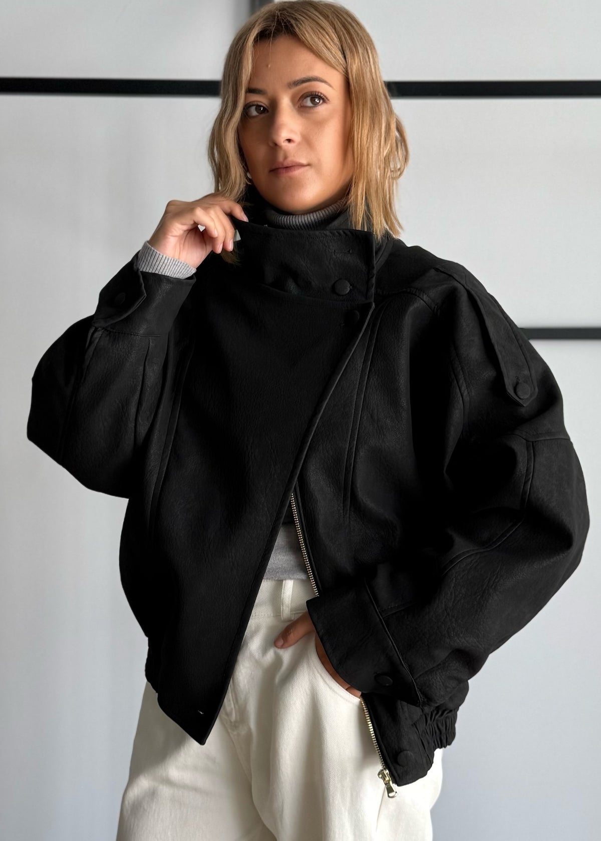 Giacca biker nera con zip oro - ZAHJR