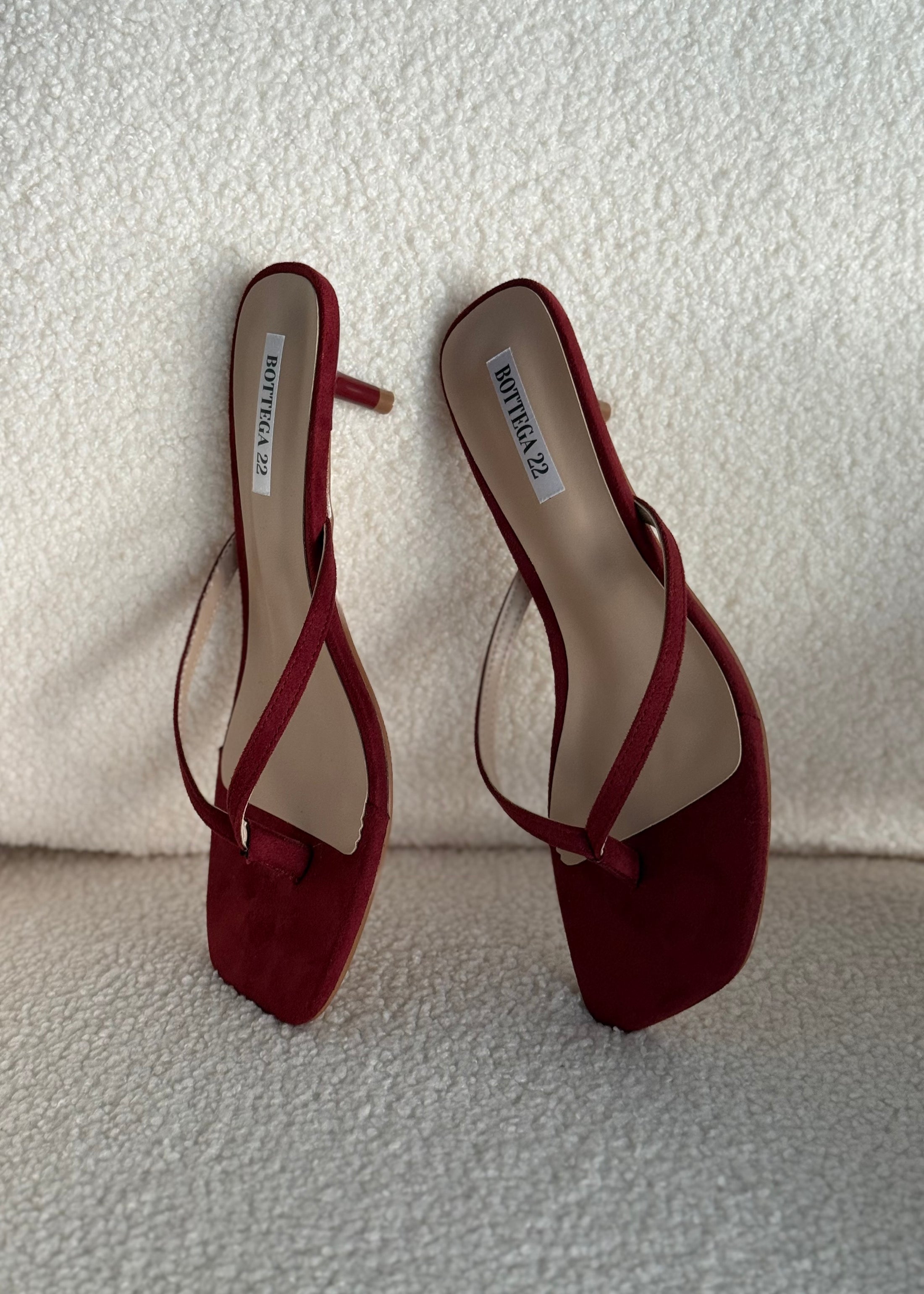 Sandali infradito con tacco bordeaux effetto suede