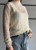 Carica l'immagine nel visualizzatore della galleria, Blusa THEVICE in pizzo
