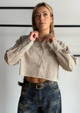 Carica l'immagine nel visualizzatore della galleria, Camicia cropped a quadri con taschino
