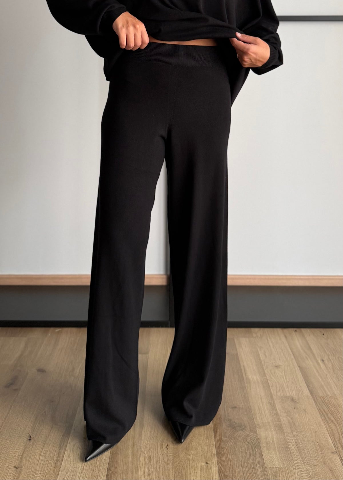 Pantalone nero in viscosa - KONTATTO