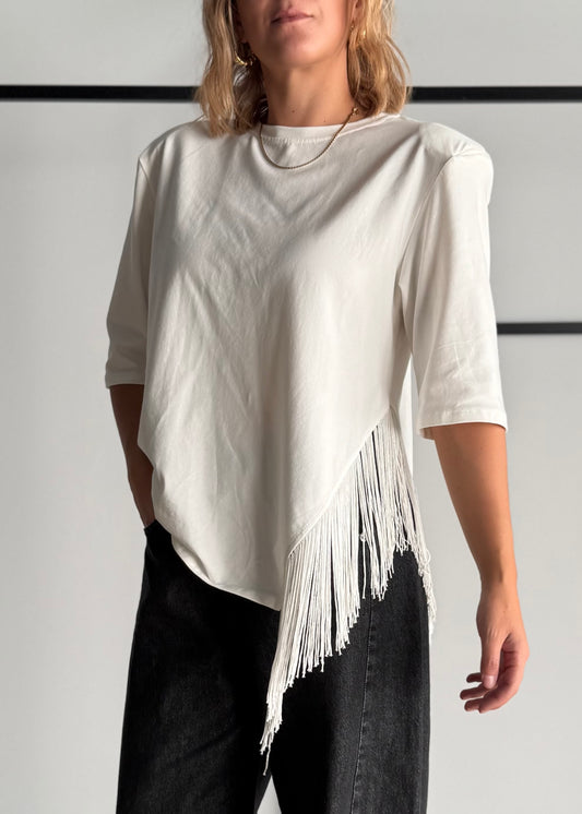 T-shirt asimmetrica bianca con frange - KONTATTO
