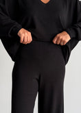 Carica l'immagine nel visualizzatore della galleria, Pantalone nero in viscosa - KONTATTO
