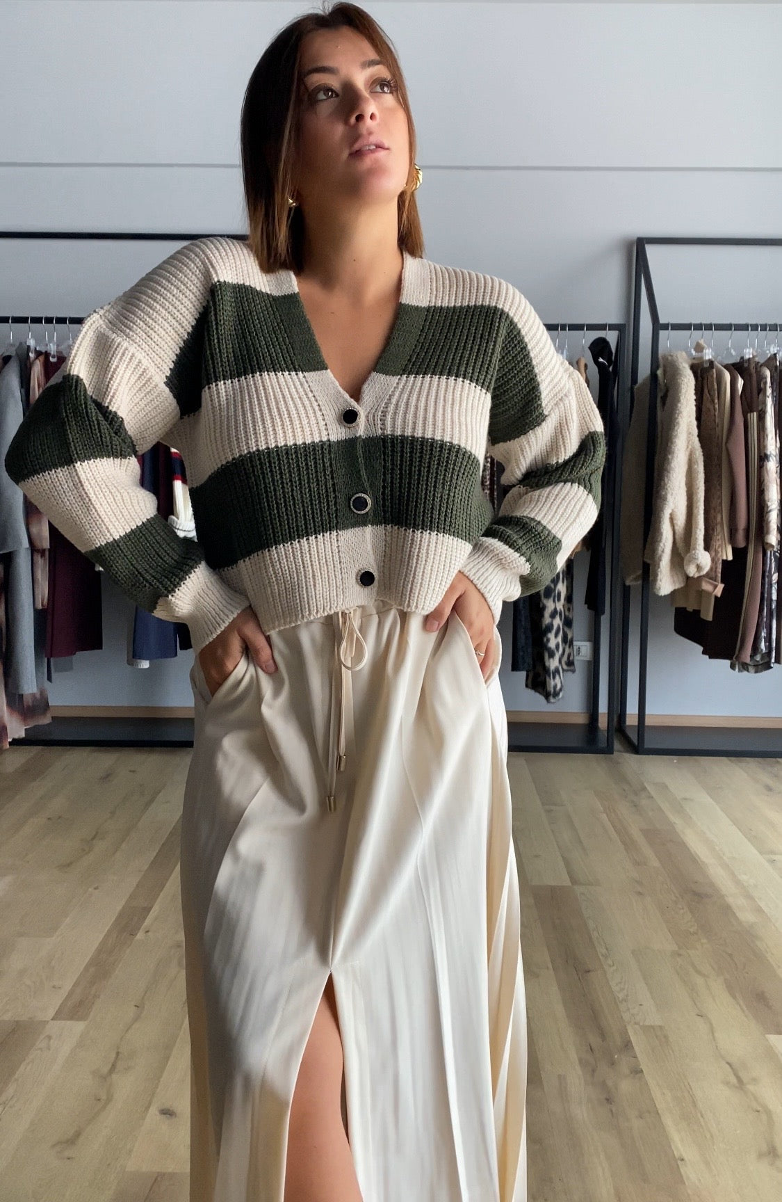 Cardigan con bottoni gioiello