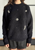 Carica l'immagine nel visualizzatore della galleria, Maglia ZAHJR con applicazioni gioiello
