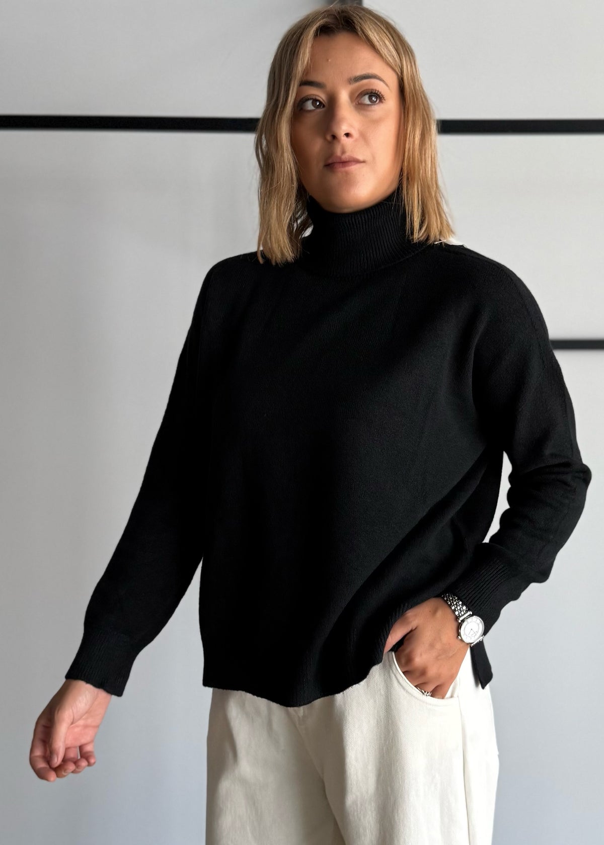 Maglia over nero collo alto - ZAHJR
