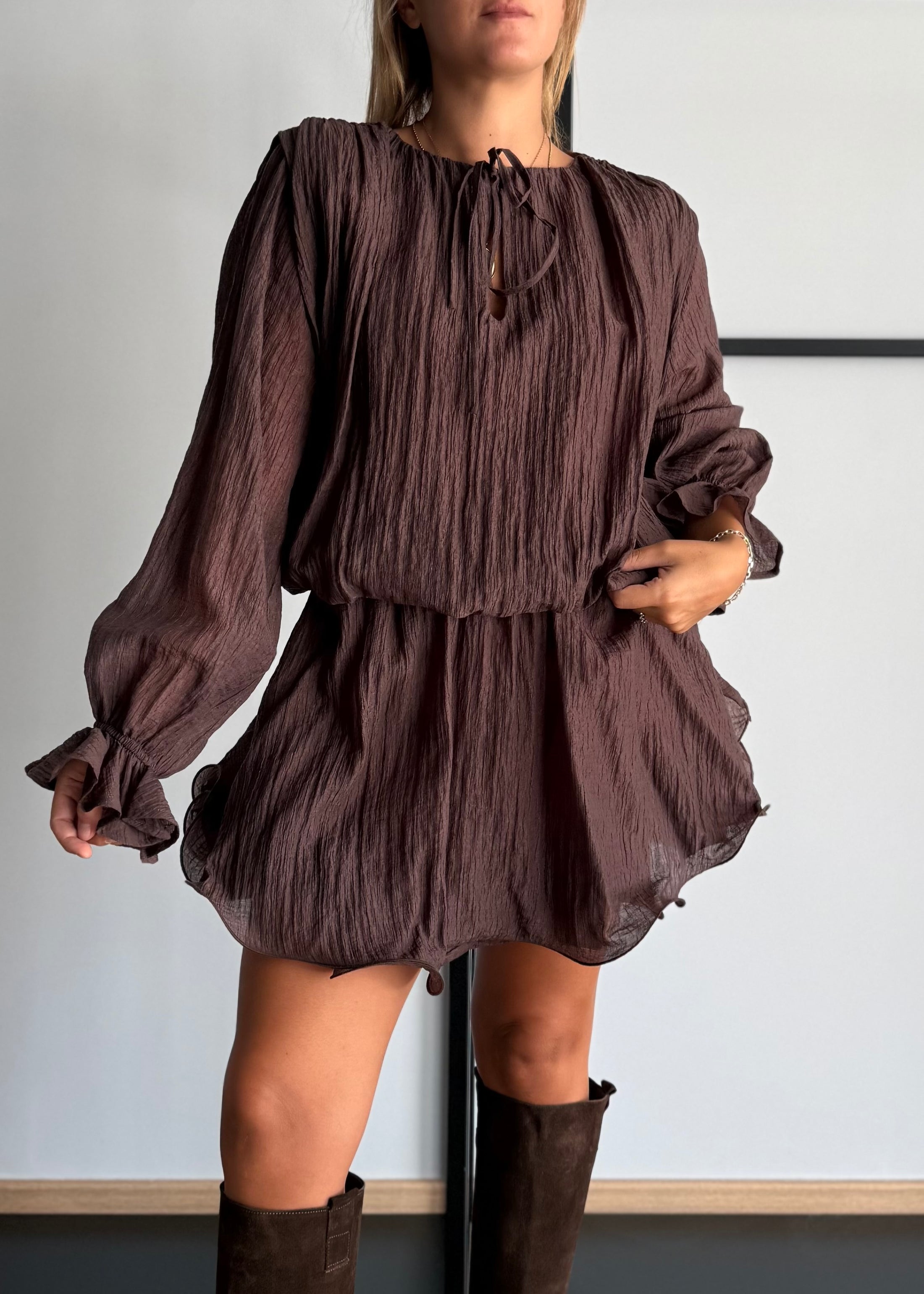 Vestito cioccolato con balze - KONTATTO