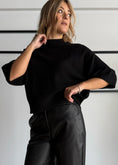 Carica l'immagine nel visualizzatore della galleria, Maglia con maniche a 3/4 nero - PHILIALOFT

