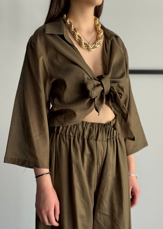 Camicia corta militare da annodare
