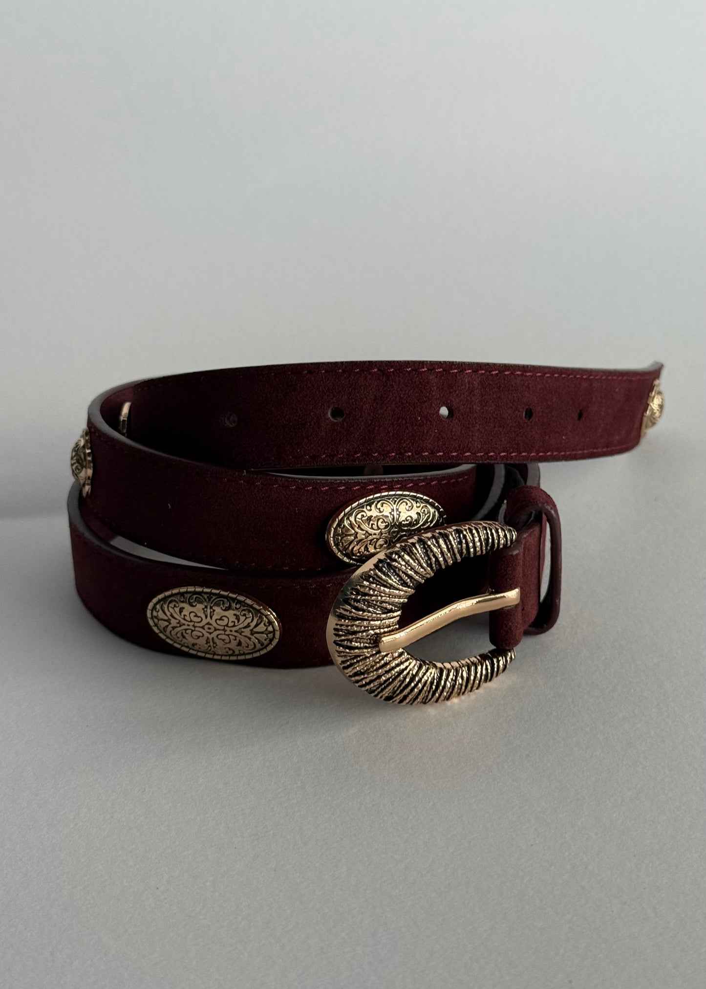 Cintura in suede vino con fibbia decorata