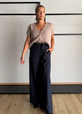 Carica l'immagine nel visualizzatore della galleria, Pantalone blu palazzo con cintura - ZAHJR
