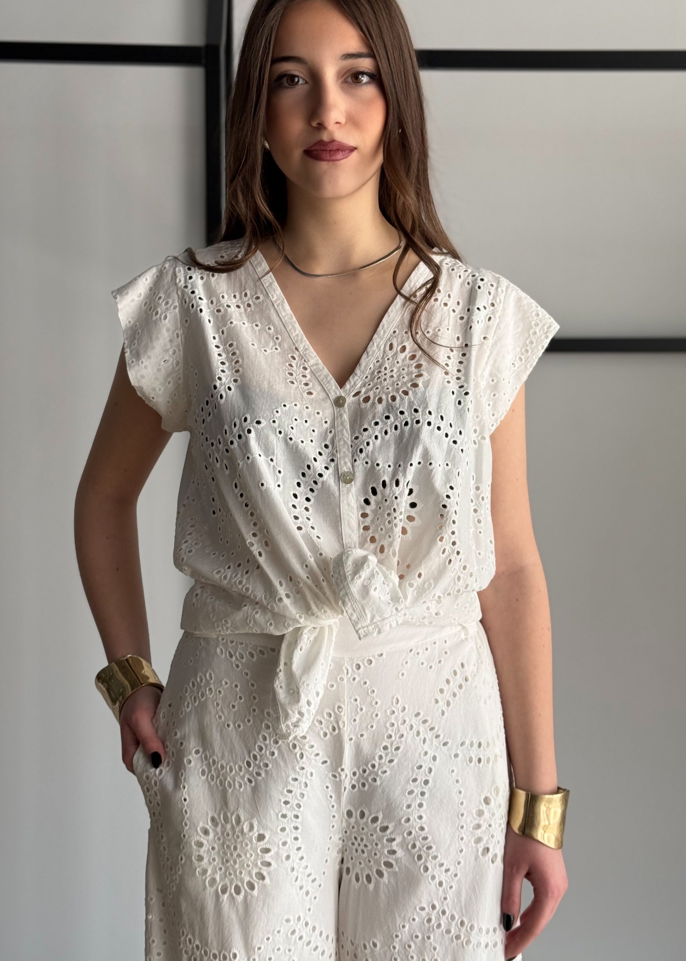Top ZAHJR in sangallo bianco