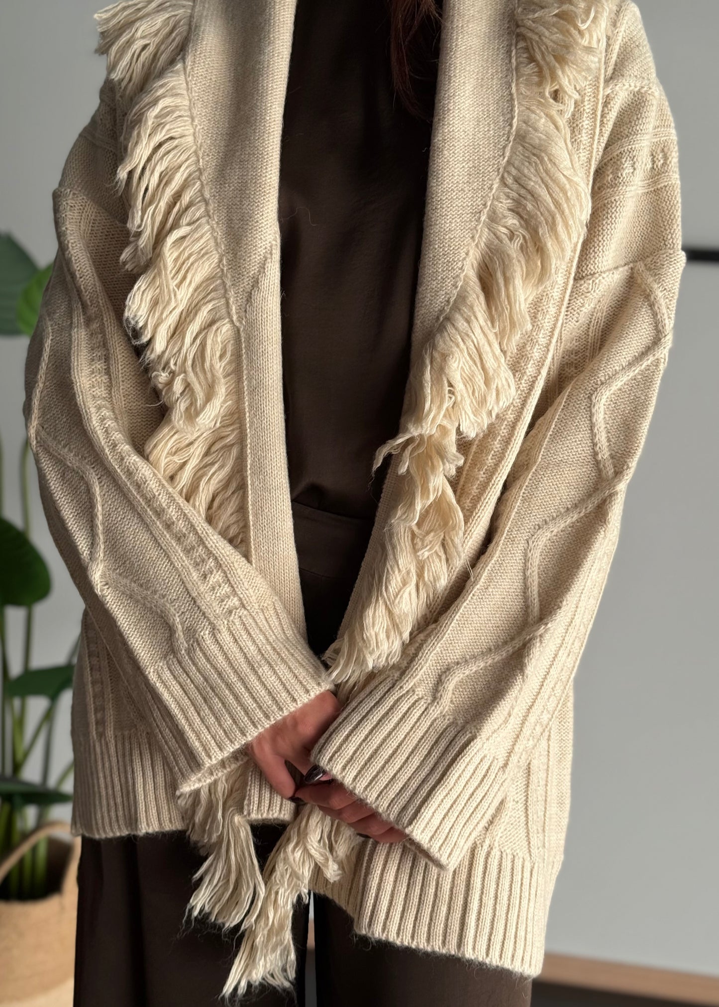 Cardigan con frange -KONTATTO
