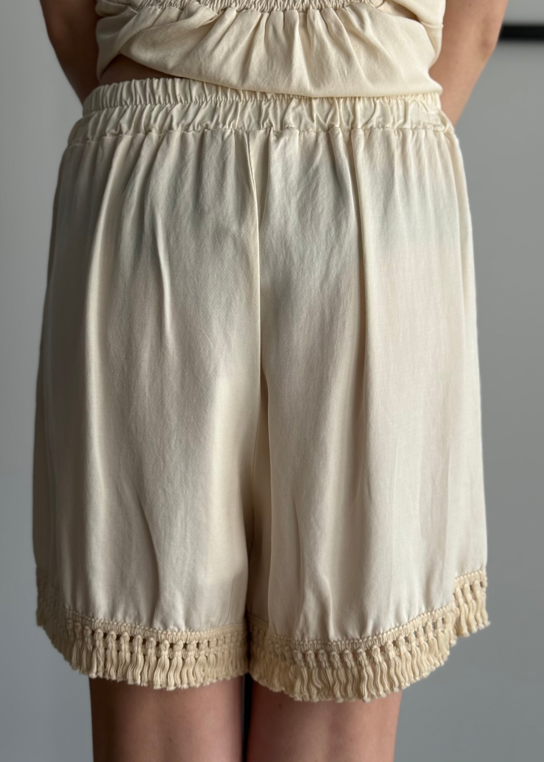 Short ZAHJR con frange latte