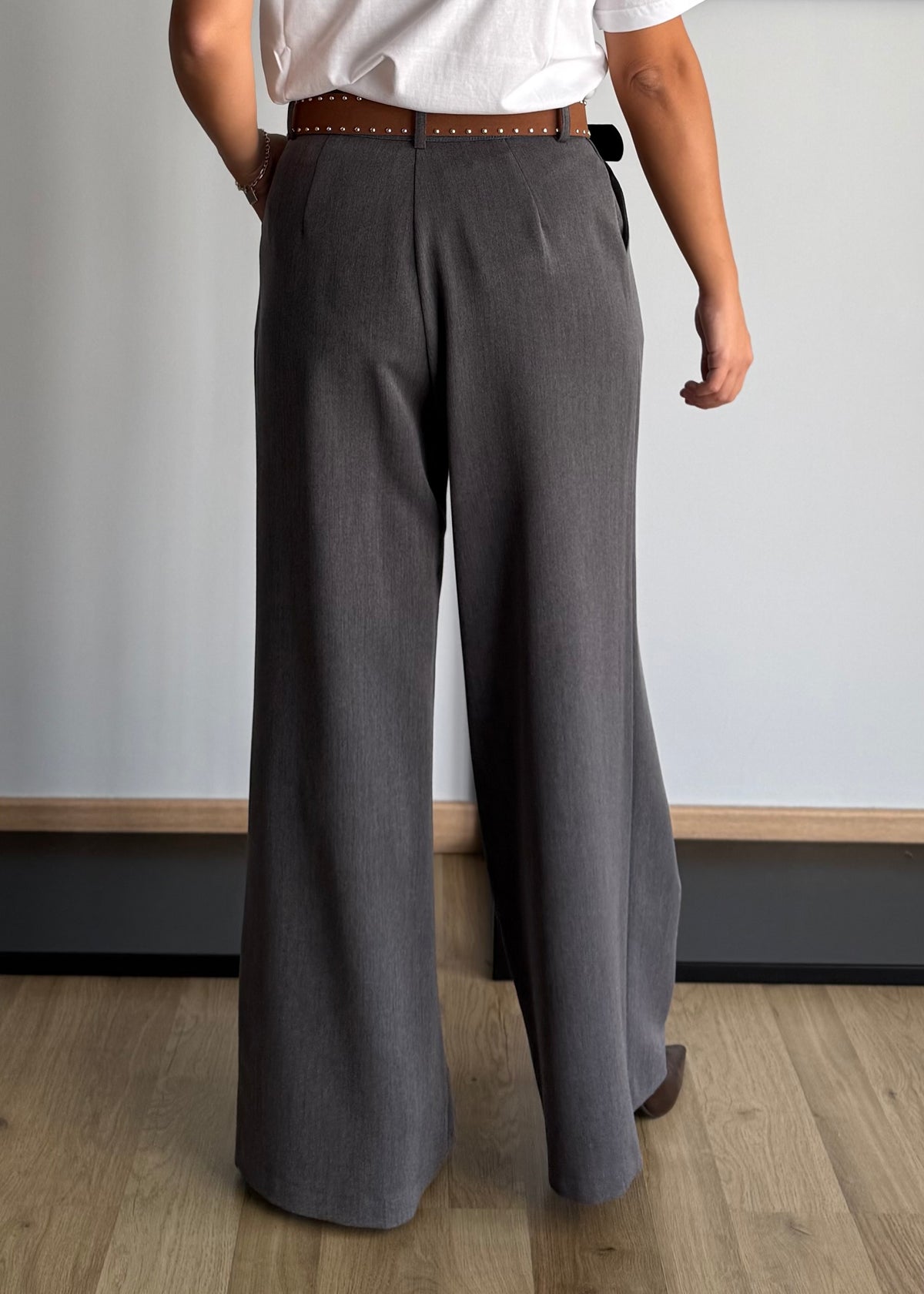 Pantalone palazzo con cintura borchiata - PHILIALOFT