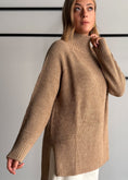 Carica l'immagine nel visualizzatore della galleria, Maglia mastice modello cratere con spacchi - KONTATTO
