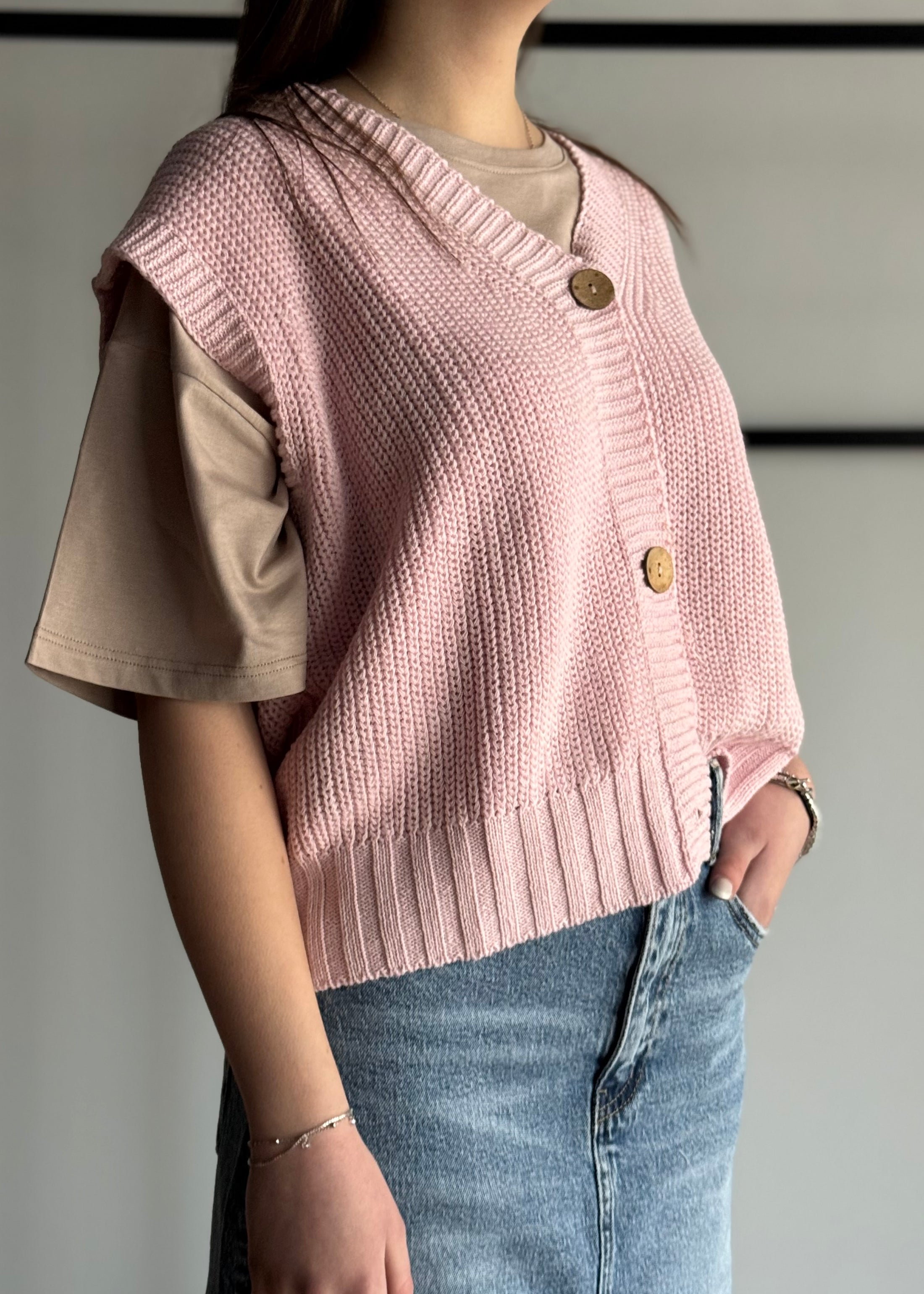 Gilet ZAHJR in maglia con bottoni rosa