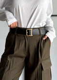 Carica l'immagine nel visualizzatore della galleria, Pantalone cargo wide leg militare con cintura - ZAHJR
