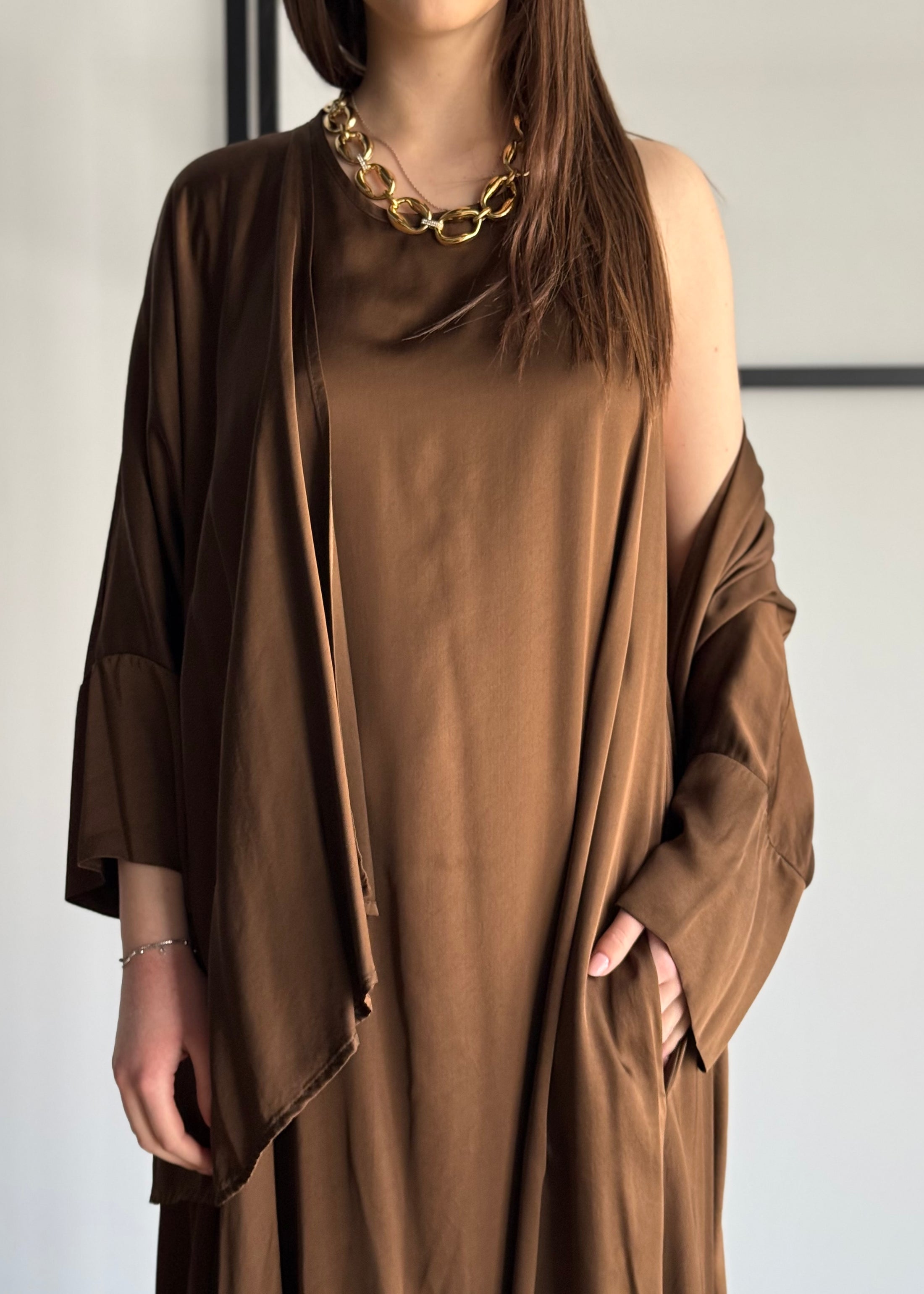 Abito lungo ZAHJR in satin moro