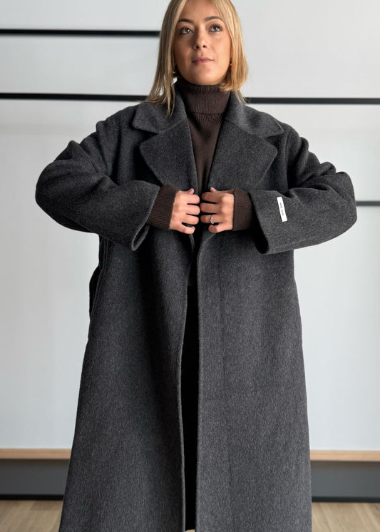 Cappotto lungo con cintura e sciarpa abbinata - KONTATTO