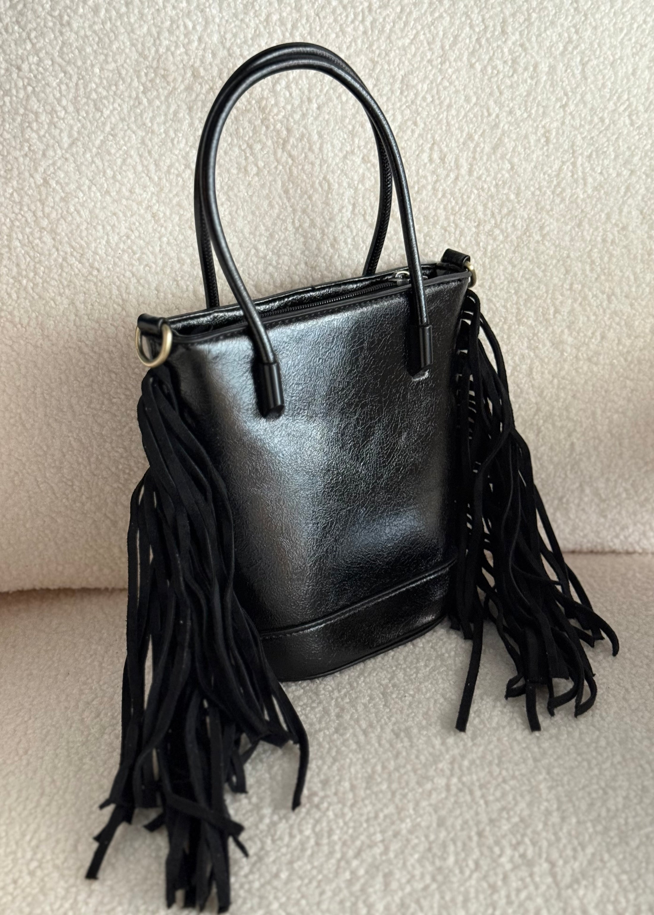 Borsa THEVICE con frange e borchie nera