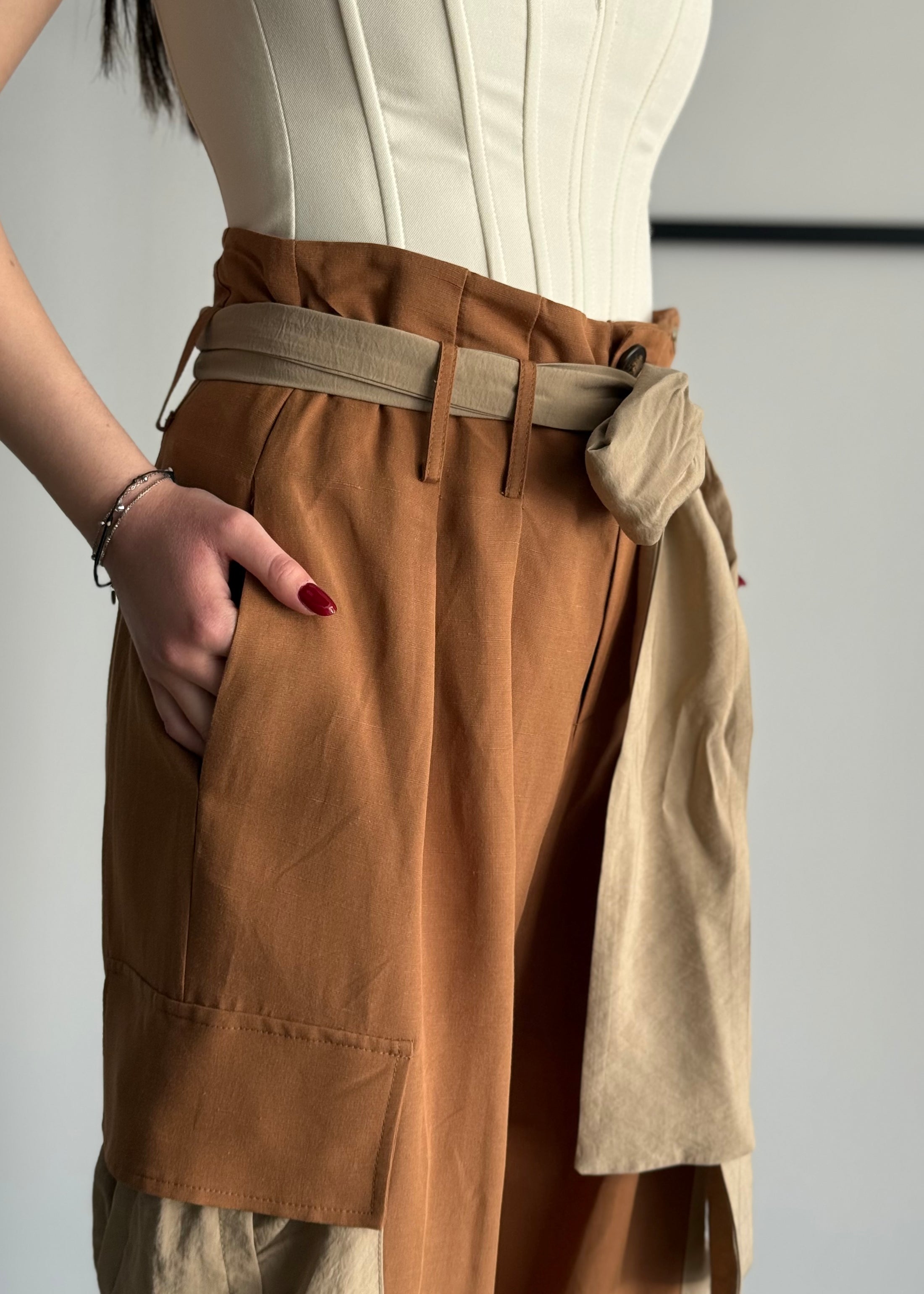 Pantalone PHILIALOFT con cintura e tasche cargo