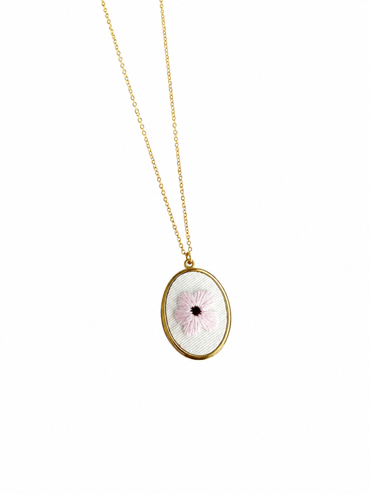Collana con fiore