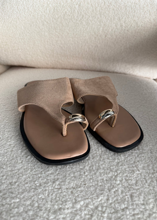 Sandali infradito in suede beige
