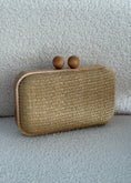 Carica l'immagine nel visualizzatore della galleria, Clutch in rafia beige
