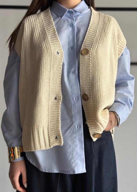Gilet ZAHJR in maglia con bottoni latte