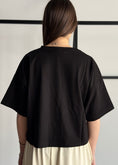 Carica l'immagine nel visualizzatore della galleria, T-shirt THEVICE crop nero
