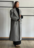Carica l'immagine nel visualizzatore della galleria, Cappotto JUSTWEST doppiopetto oversize
