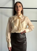 Carica l'immagine nel visualizzatore della galleria, Camicia con fiocco -ZAHJR
