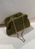 Carica l'immagine nel visualizzatore della galleria, Clutch intrecciata olio

