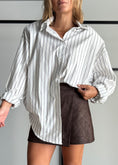 Carica l'immagine nel visualizzatore della galleria, Camicia oversize a righe

