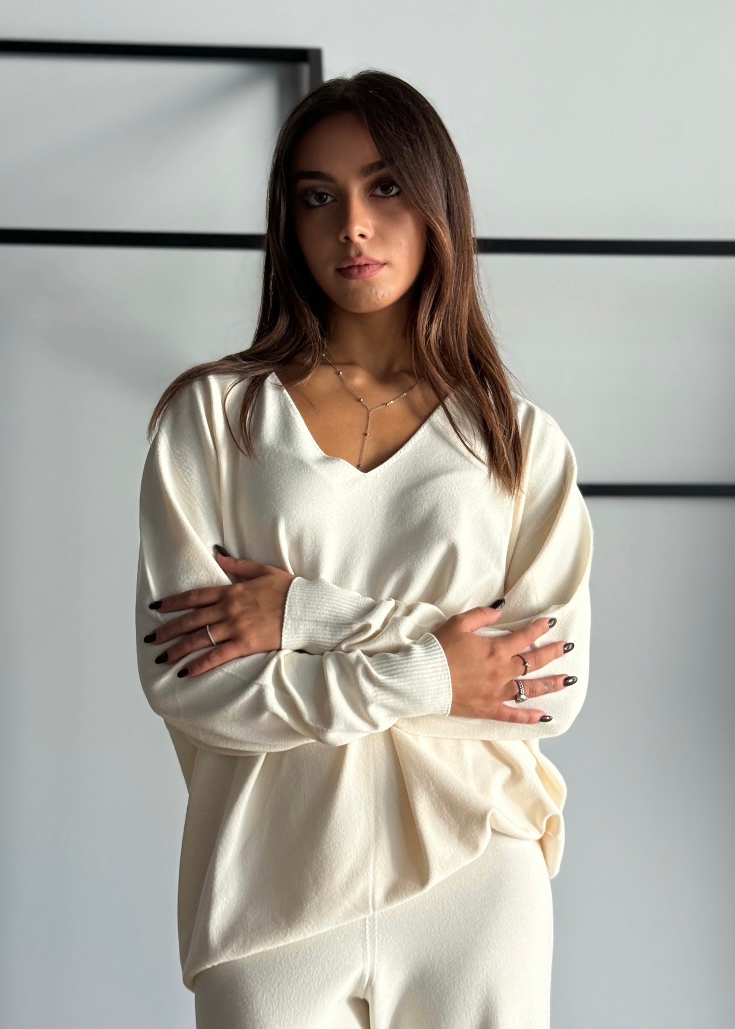 Maglia in viscosa scollo a V-KONTATTO