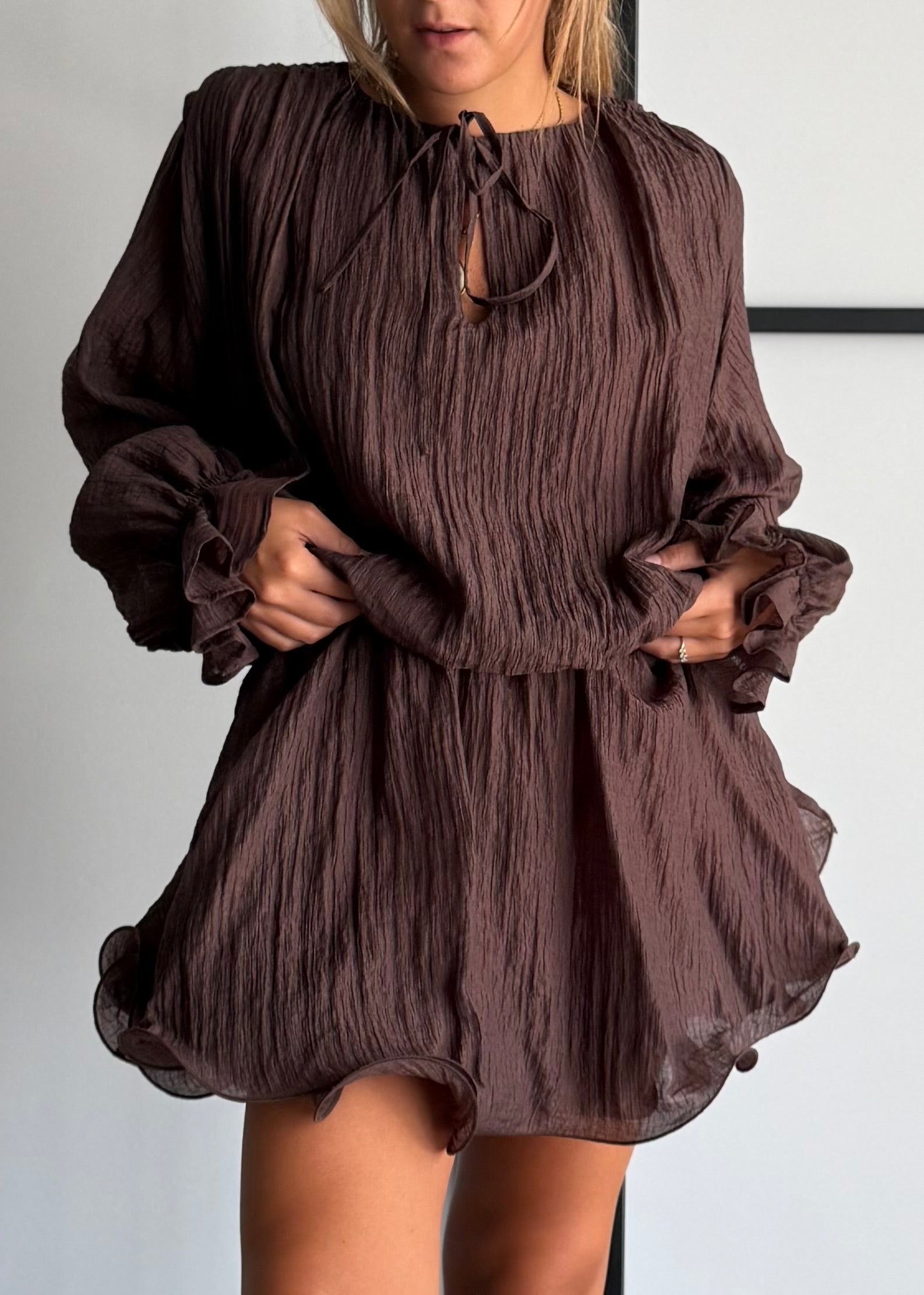 Vestito cioccolato con balze - KONTATTO
