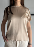 Carica l'immagine nel visualizzatore della galleria, T-shirt ZAHJR effetto raso
