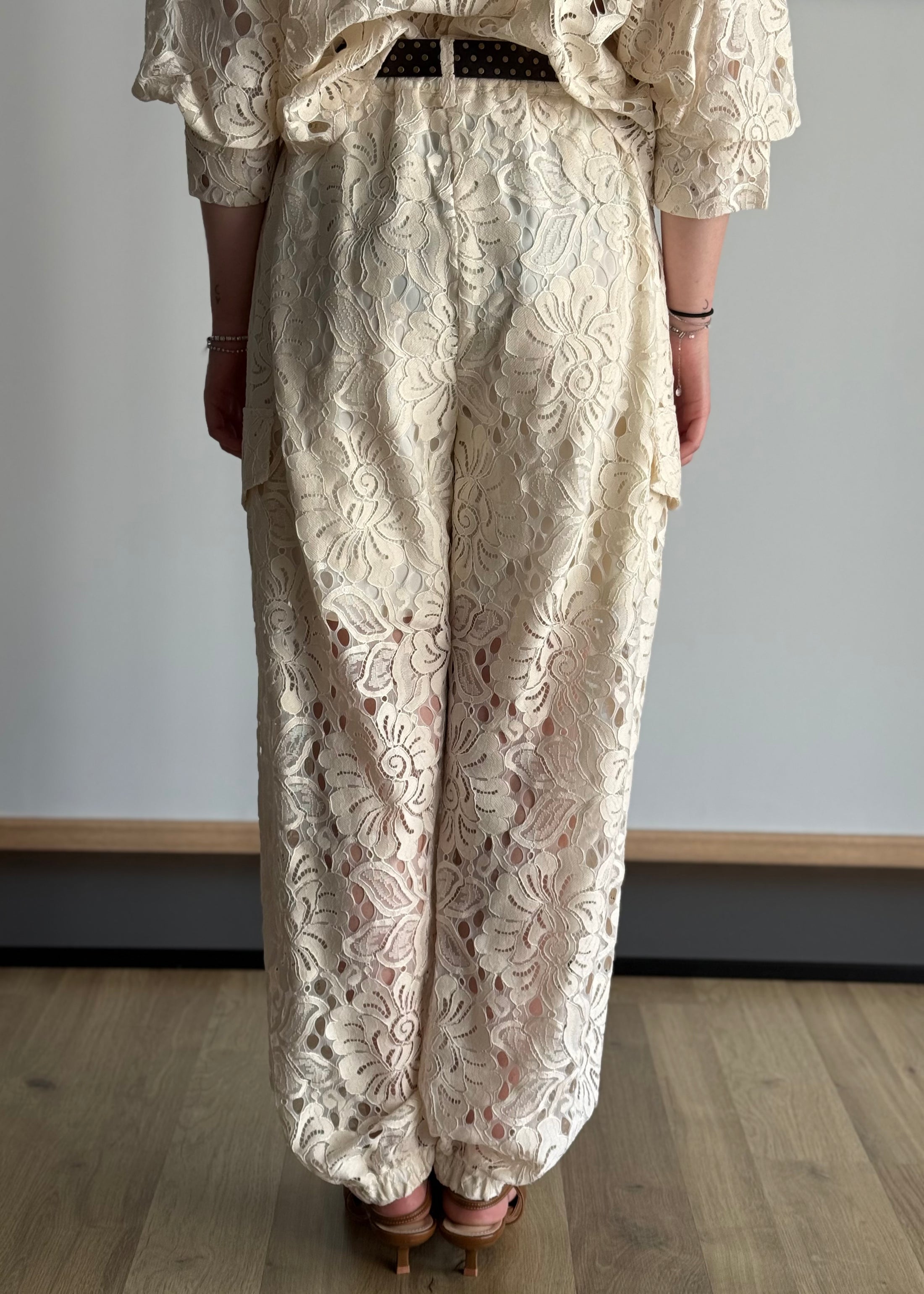 Pantalone ZAHJR in pizzo sangallo