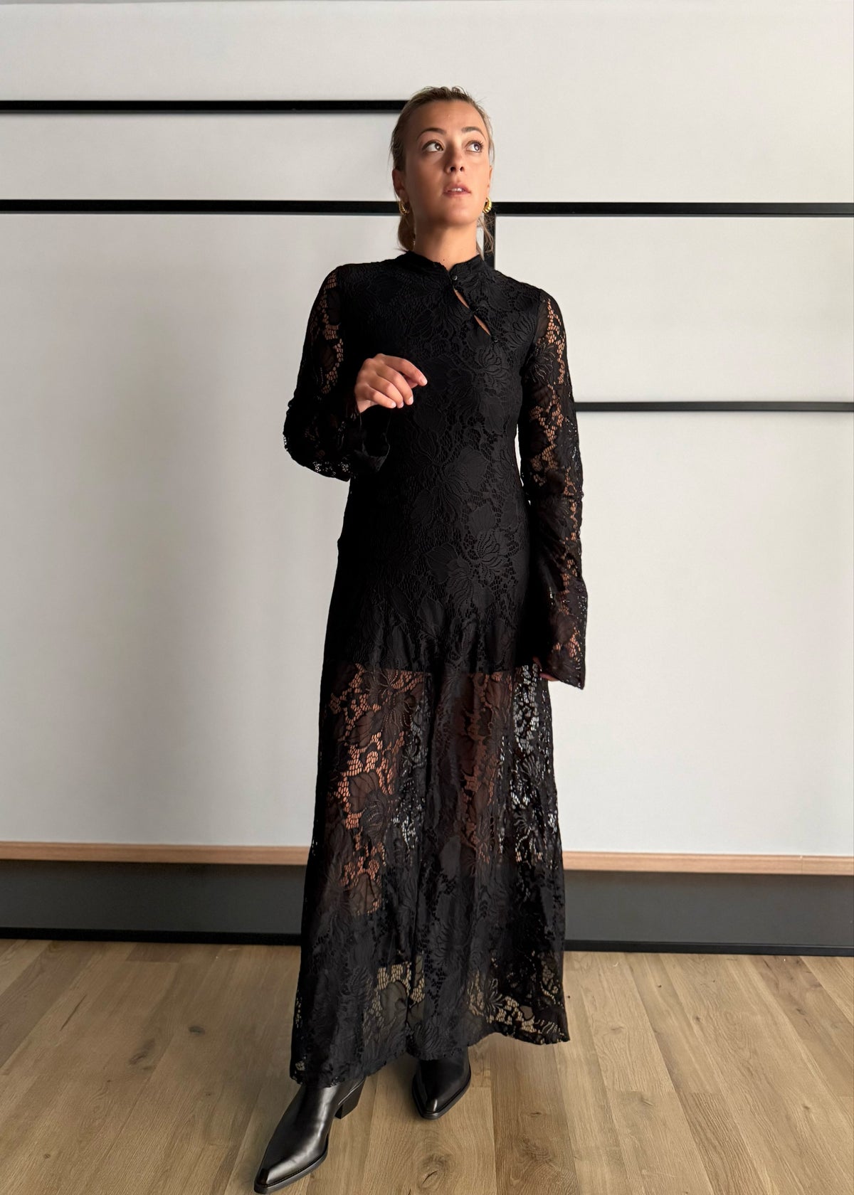 Vestito lungo in pizzo nero - KONTATTO
