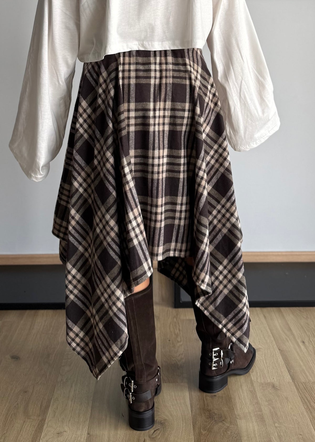 PREORDINE - Gonna tartan asimmetrica con fiocco