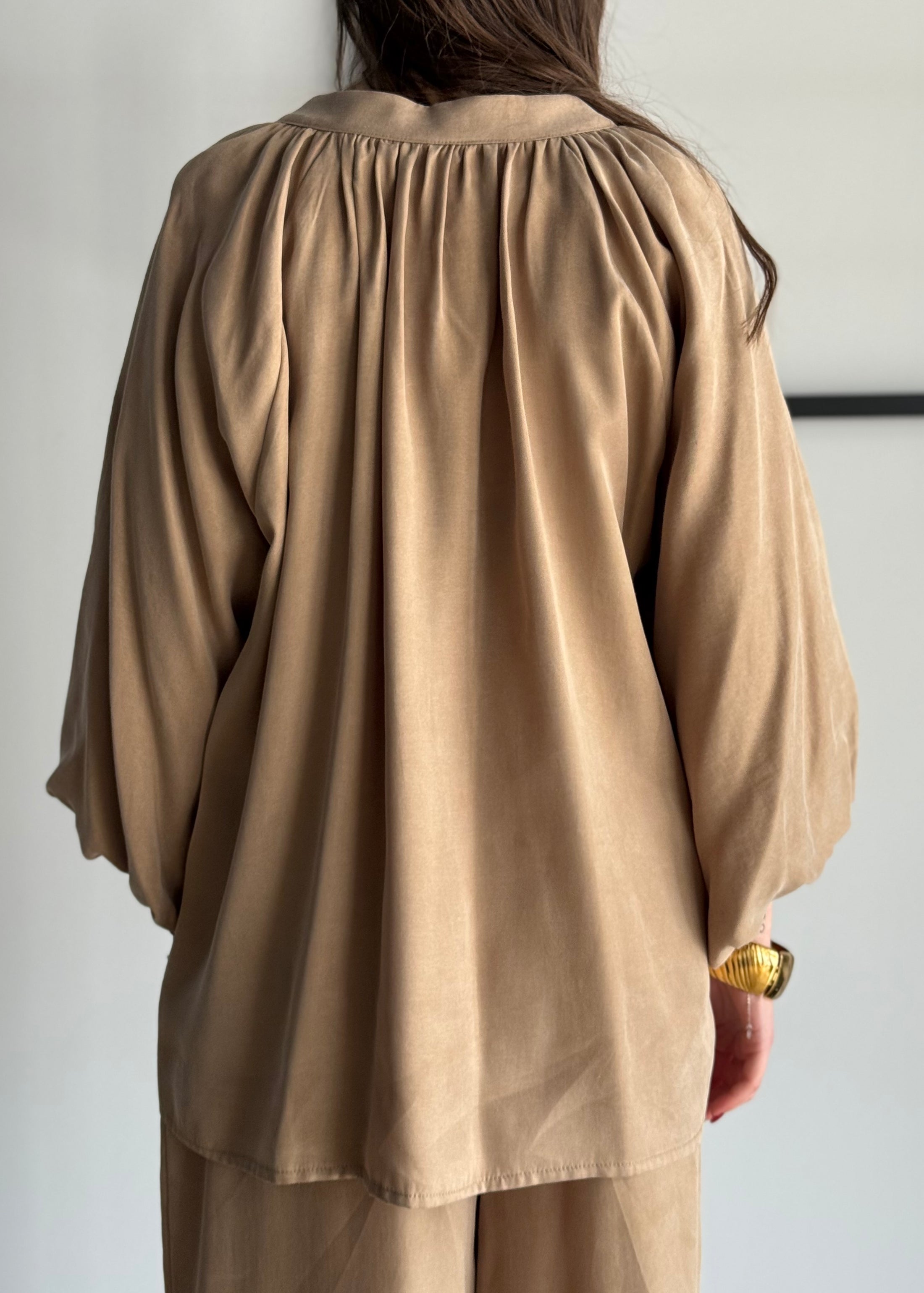Camicia ZAHJR con maniche ampie