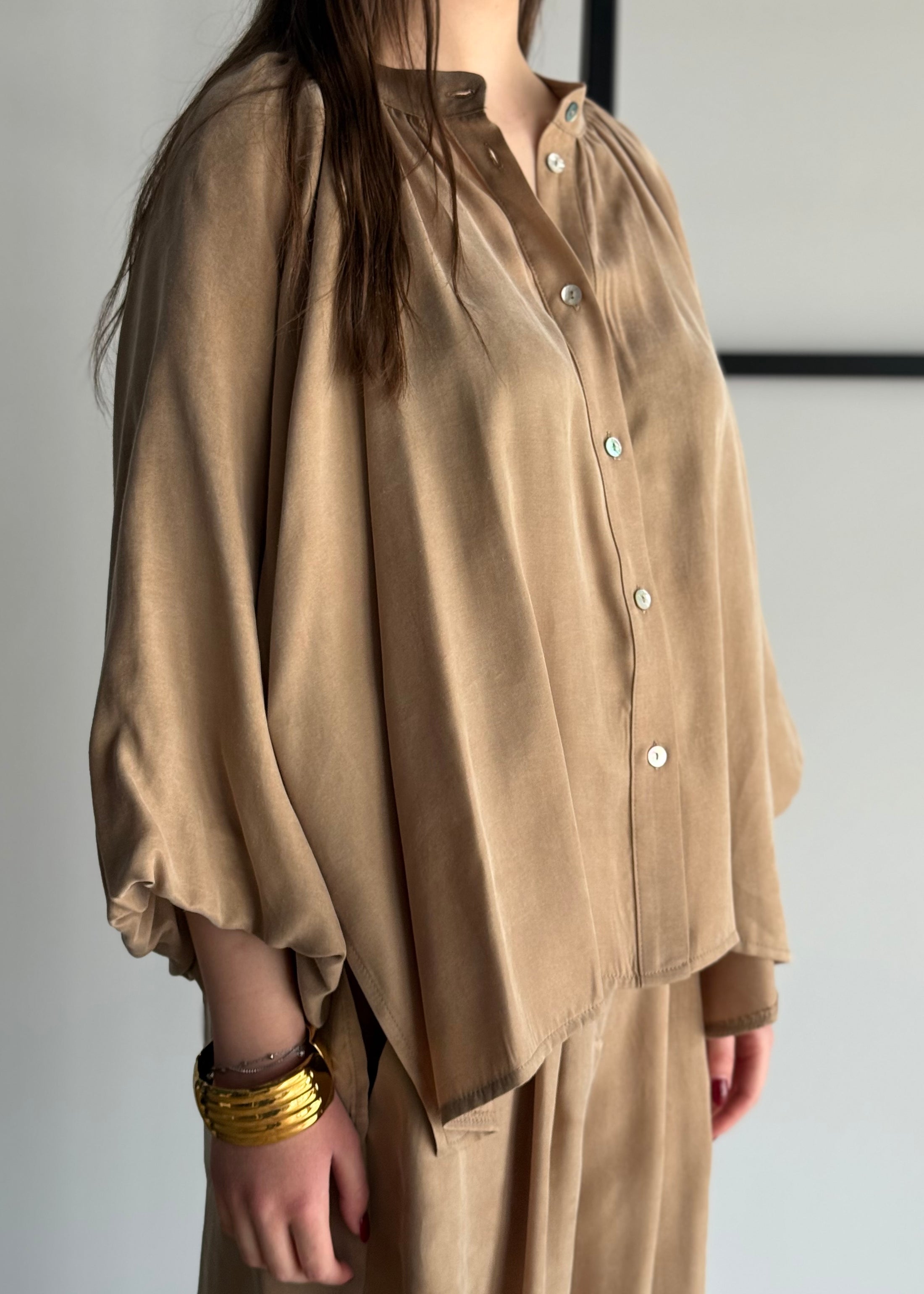 Camicia ZAHJR con maniche ampie