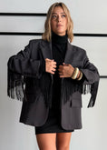 Carica l'immagine nel visualizzatore della galleria, Blazer oversize con frange
