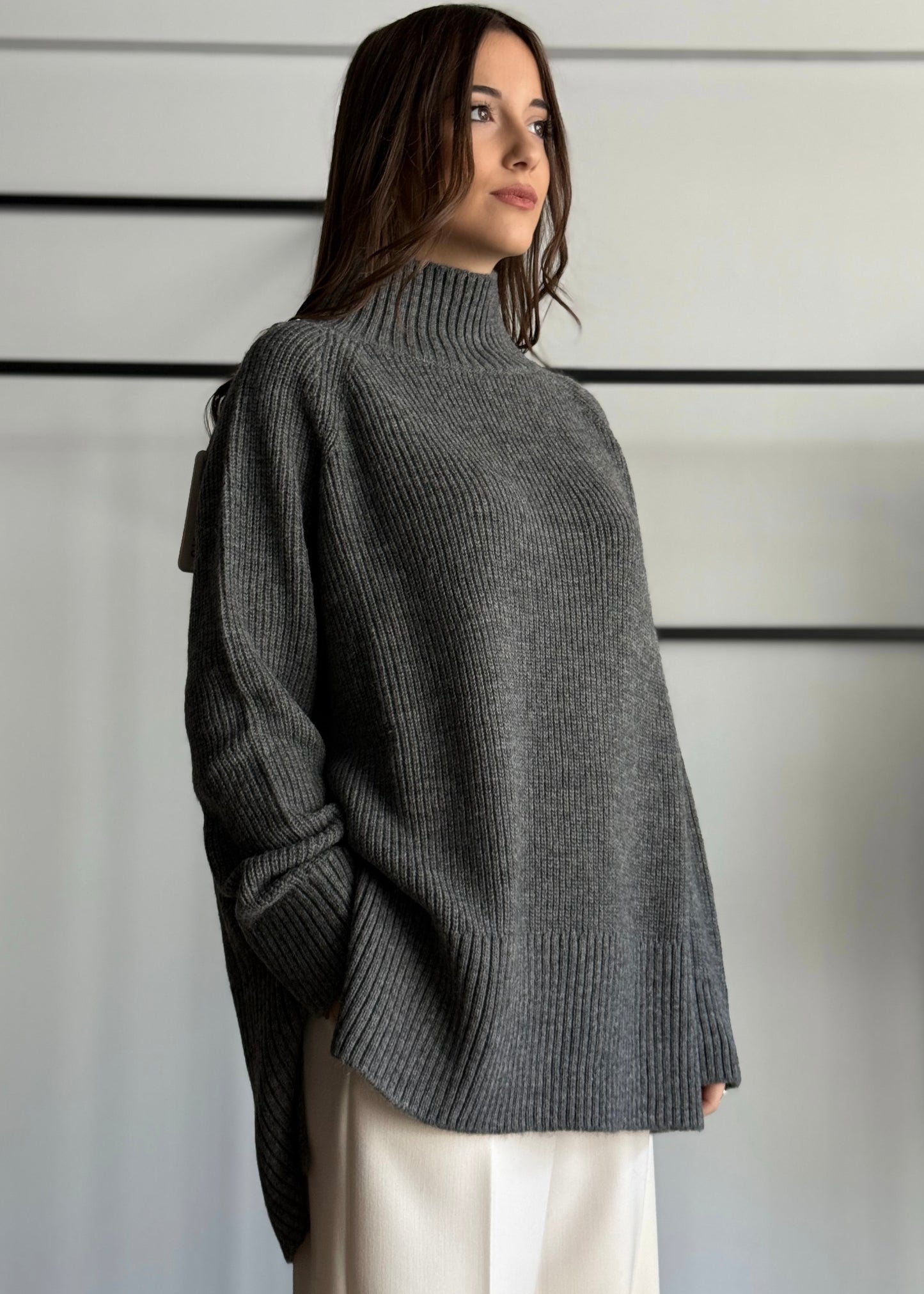 Maglia dolcevita a coste laterali -KONTATTO