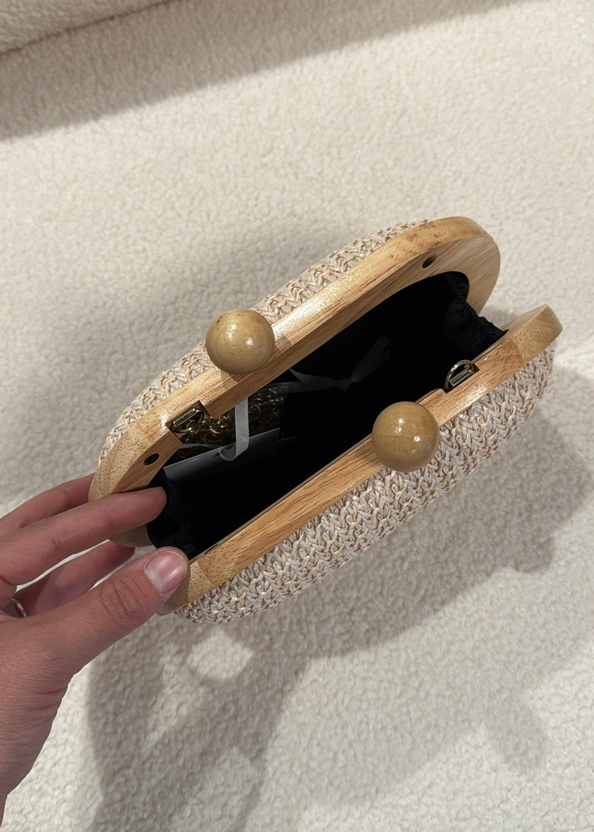 Clutch in raffia crema