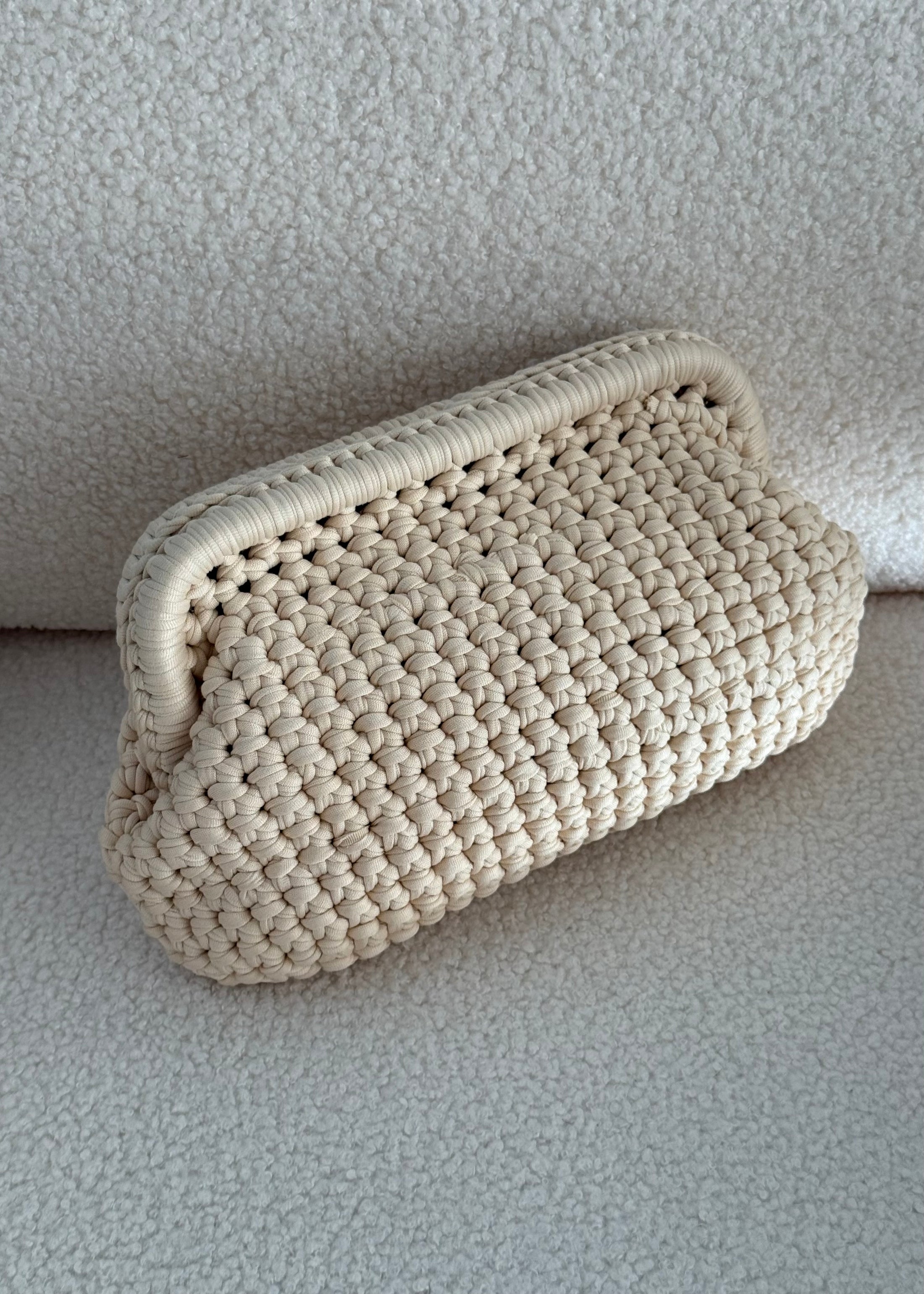 Clutch intrecciata beige chiaro