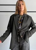 Carica l'immagine nel visualizzatore della galleria, Blazer tartan con foulard - ZAHJR
